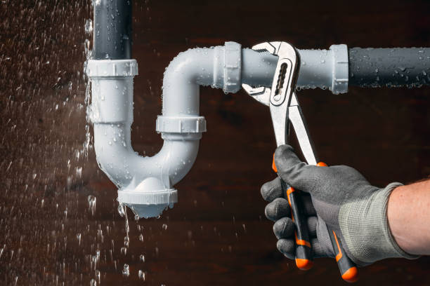 Professional Plumbing technician working in Kinta, OK